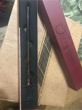 Ollivanders Magical Wizard Wand - Brown